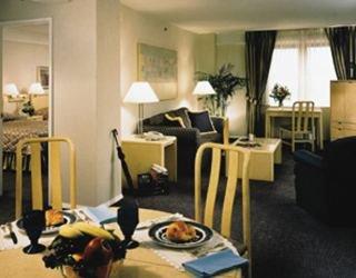 Eastgate Tower Hotel Ню Йорк Екстериор снимка