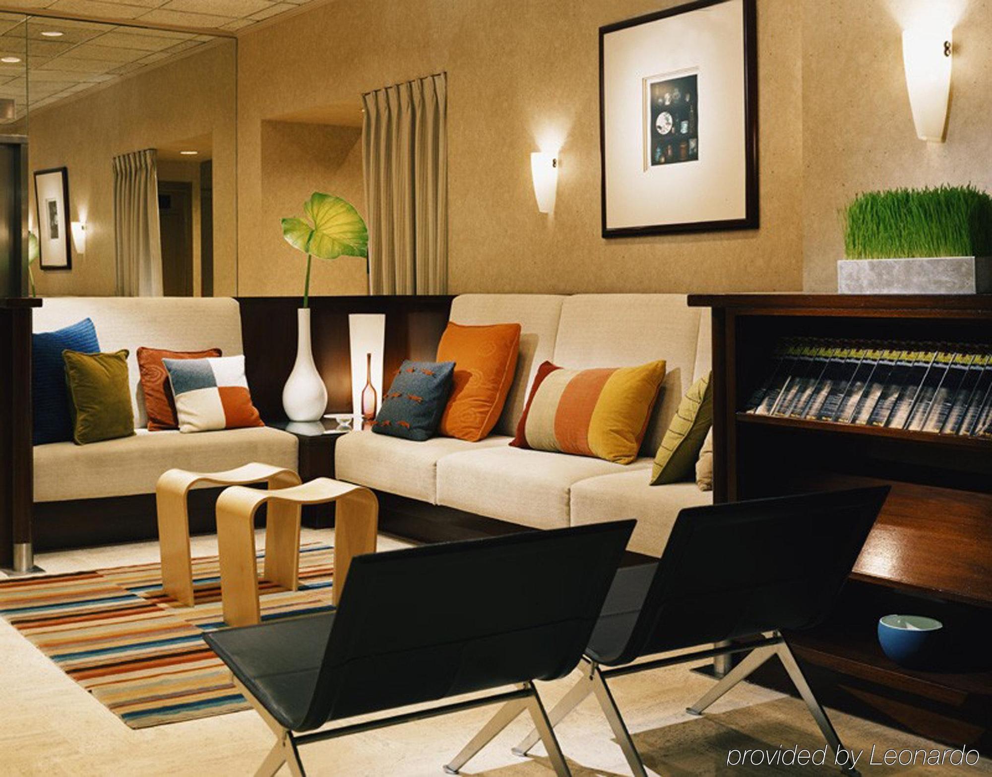 Eastgate Tower Hotel Ню Йорк Стая снимка