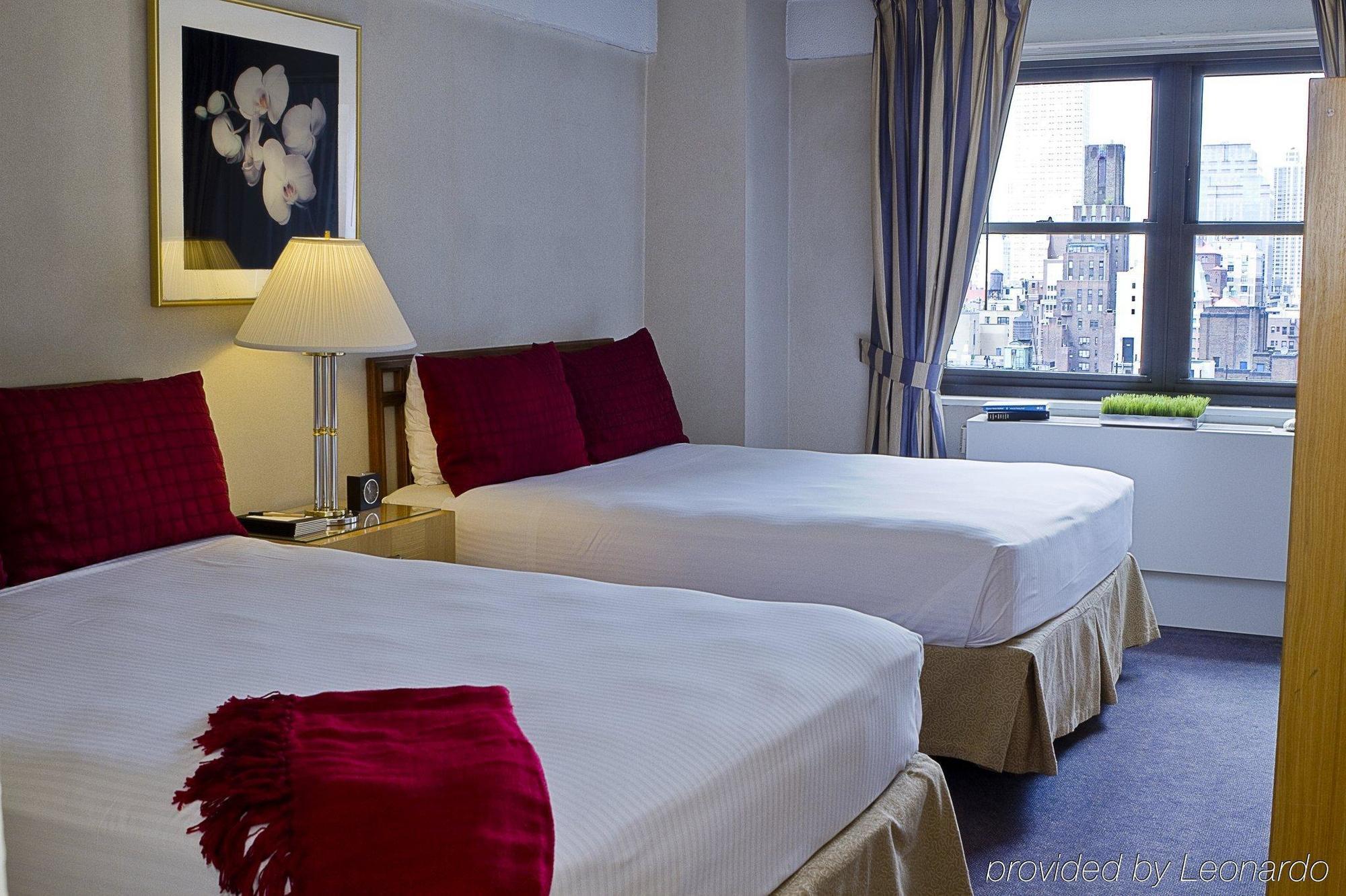 Eastgate Tower Hotel Ню Йорк Стая снимка