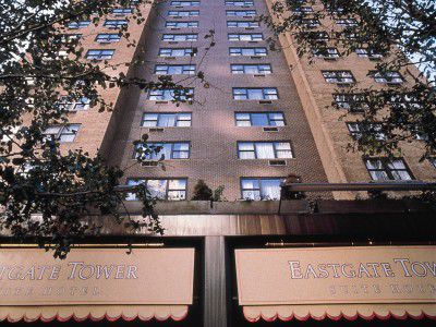 Eastgate Tower Hotel Ню Йорк Екстериор снимка